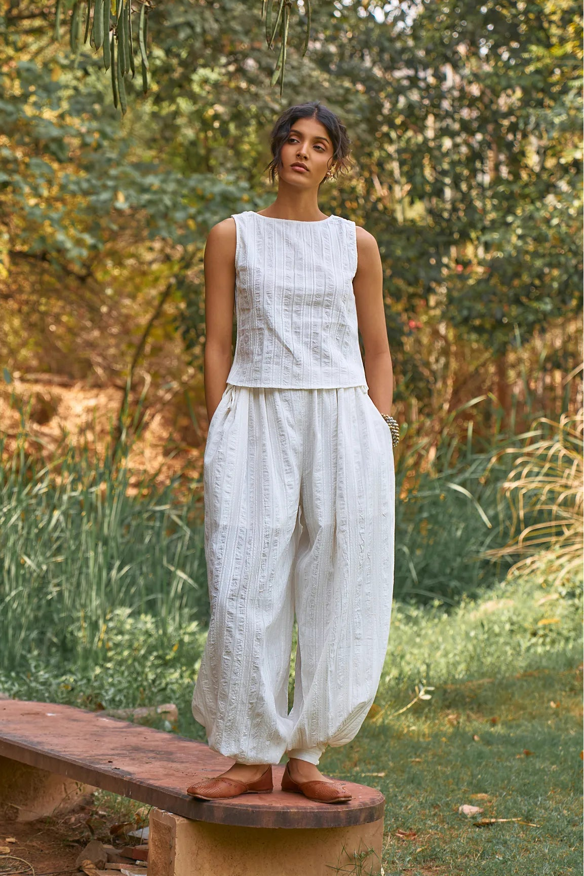 D'muri The Lantern Trouser voluminous lantern-silhouette trouser, front view