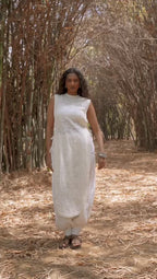 D'muri The Lace Heirloom Veil heirloom lace overlay in motion, flowing drape and silhouette