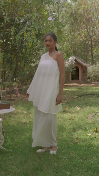 D'muri The Solarium Chanderi Set chanderi co-ord in motion, sheer fabric and graceful drape